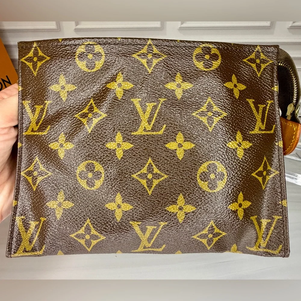 Louis Vuitton Monogram Vintage Travel Toiletry Pouch | LV Cosmetic bag - Picture 3 of 10